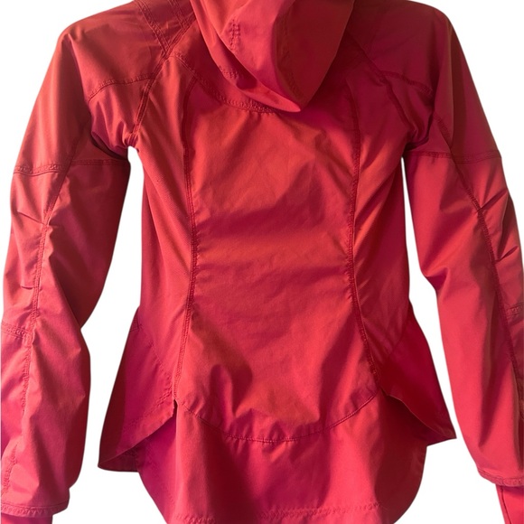 Women's Lululemon Run Make A Break Jacket - Picture 6 of 10